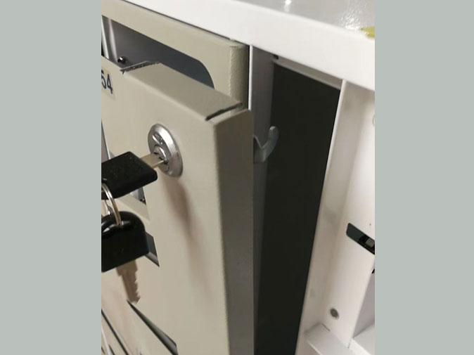 檢修槽箱門(mén)細(xì)節(jié)