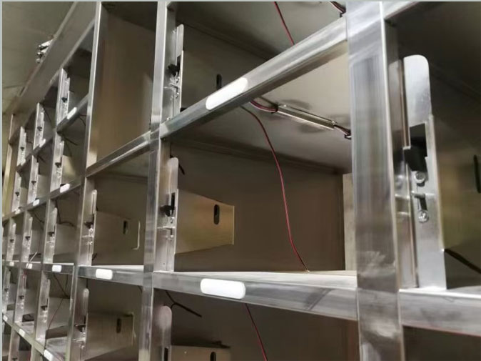 文件柜底部感應(yīng)燈細(xì)節(jié)